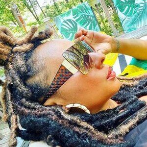 Gradient gold woman's sunglasses